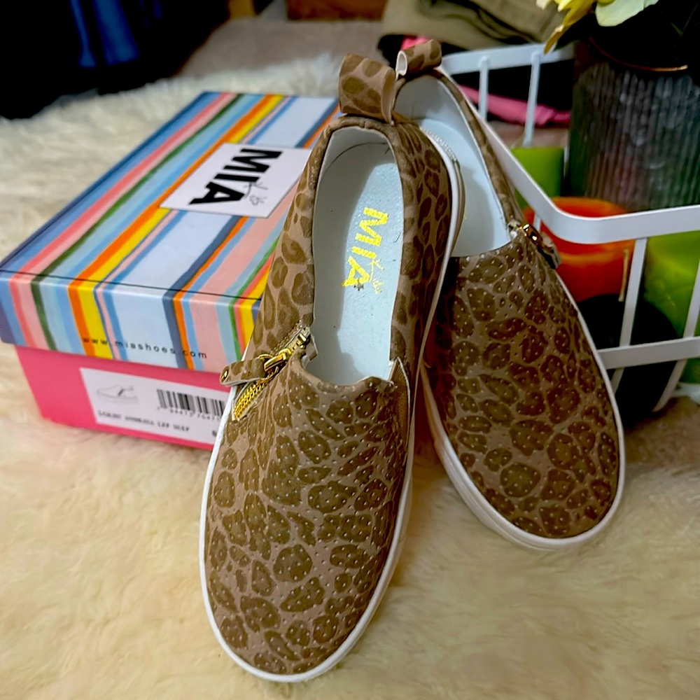 •New•in•box•Girls•MIA•Kids•Size•3•